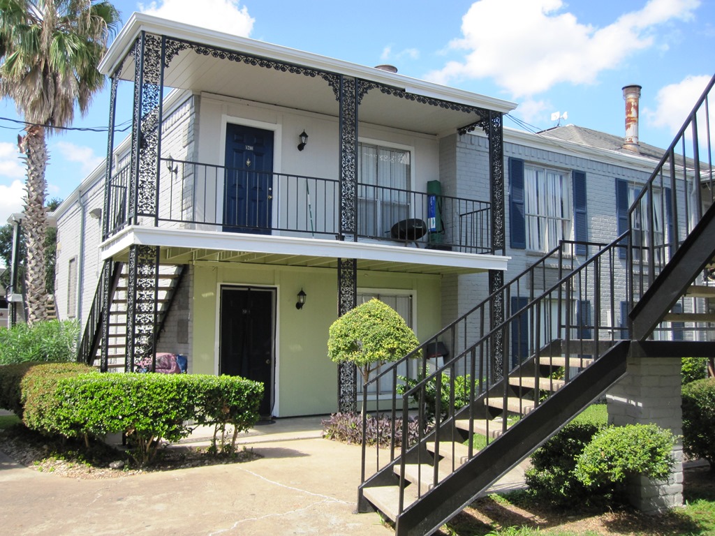 TOWN PARK APTS.
